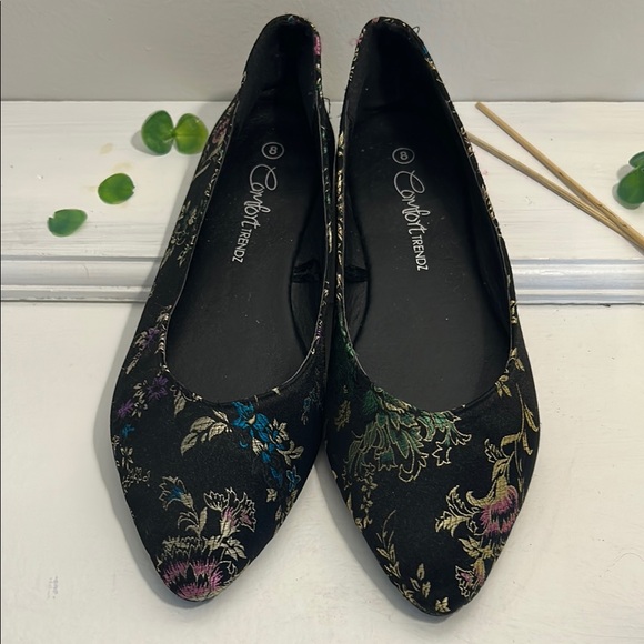 Comfort Trendz Black Asian Floral Flats - Picture 3 of 9